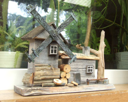 U Młynarza - drewniany domek dekoracyjny